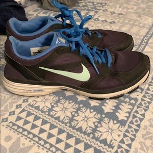 Black/Blue women’s Nike trainers